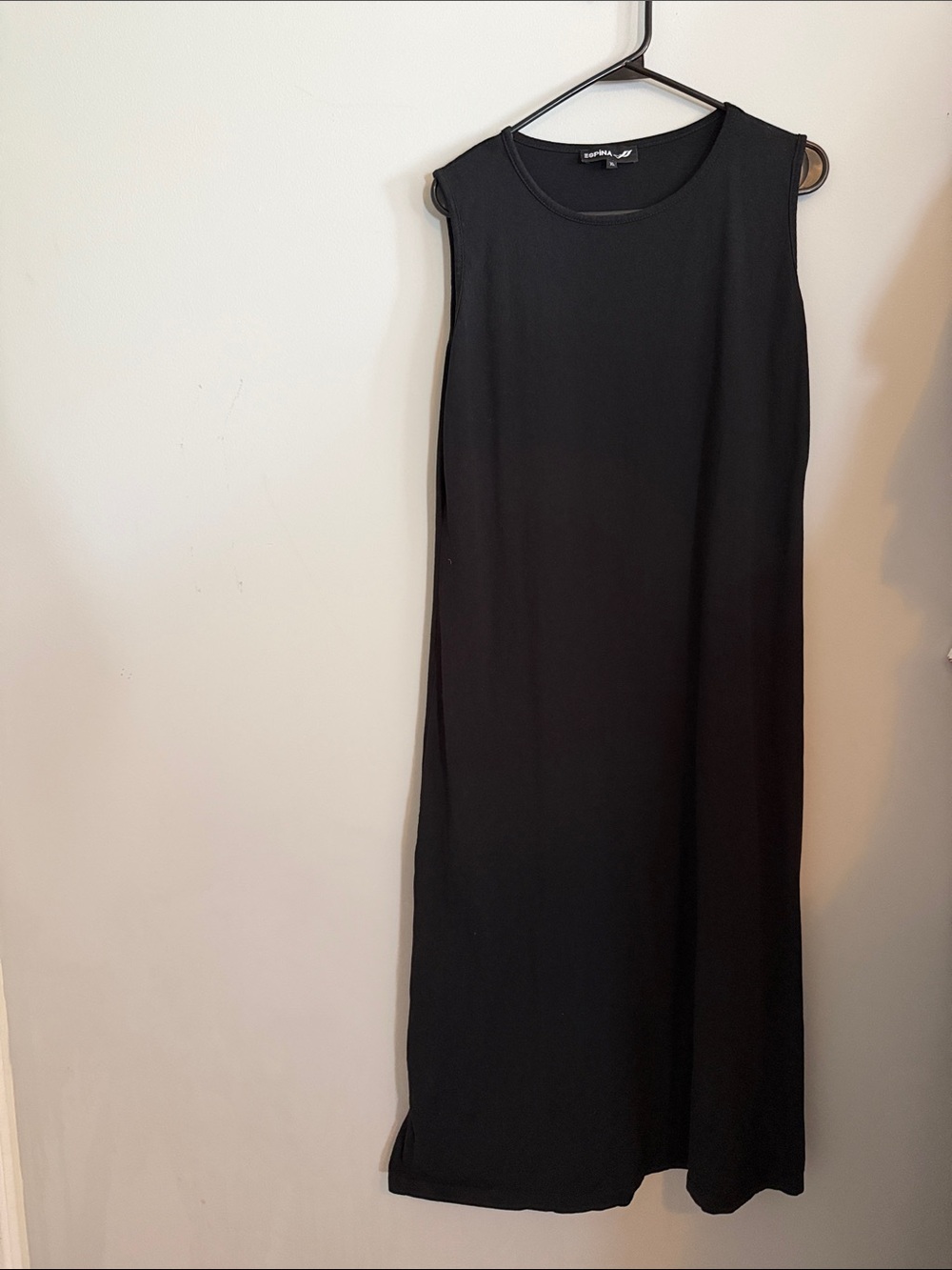 Black Sleeveless Midi Dress - Classic Minimalist Style